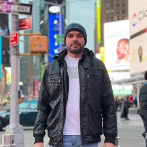 Meet your Posher, Hilton